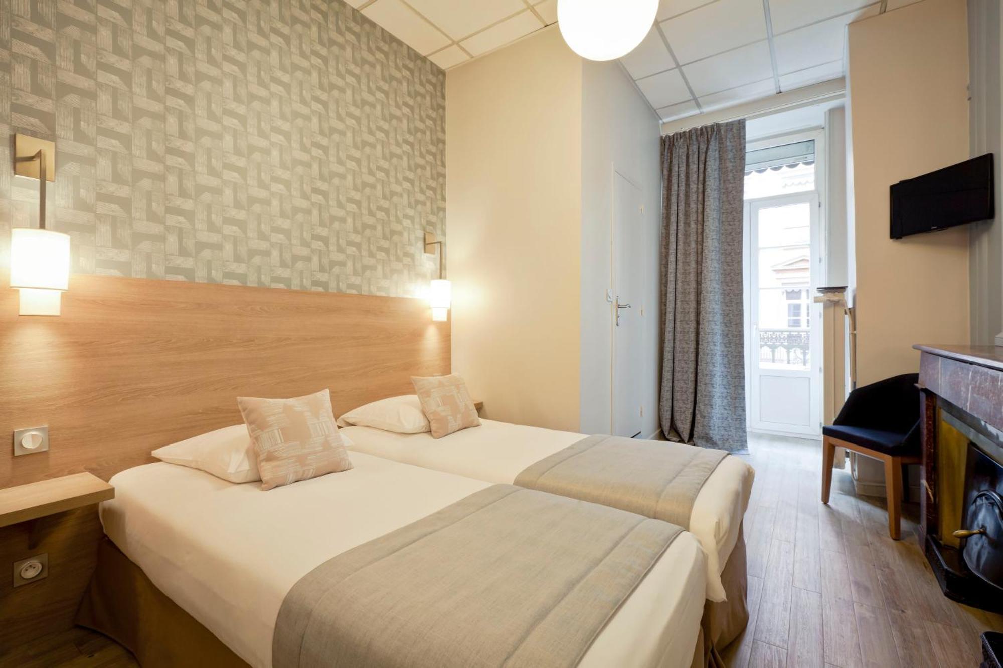 Hotel Du Dauphin Lyon Ngoại thất bức ảnh
