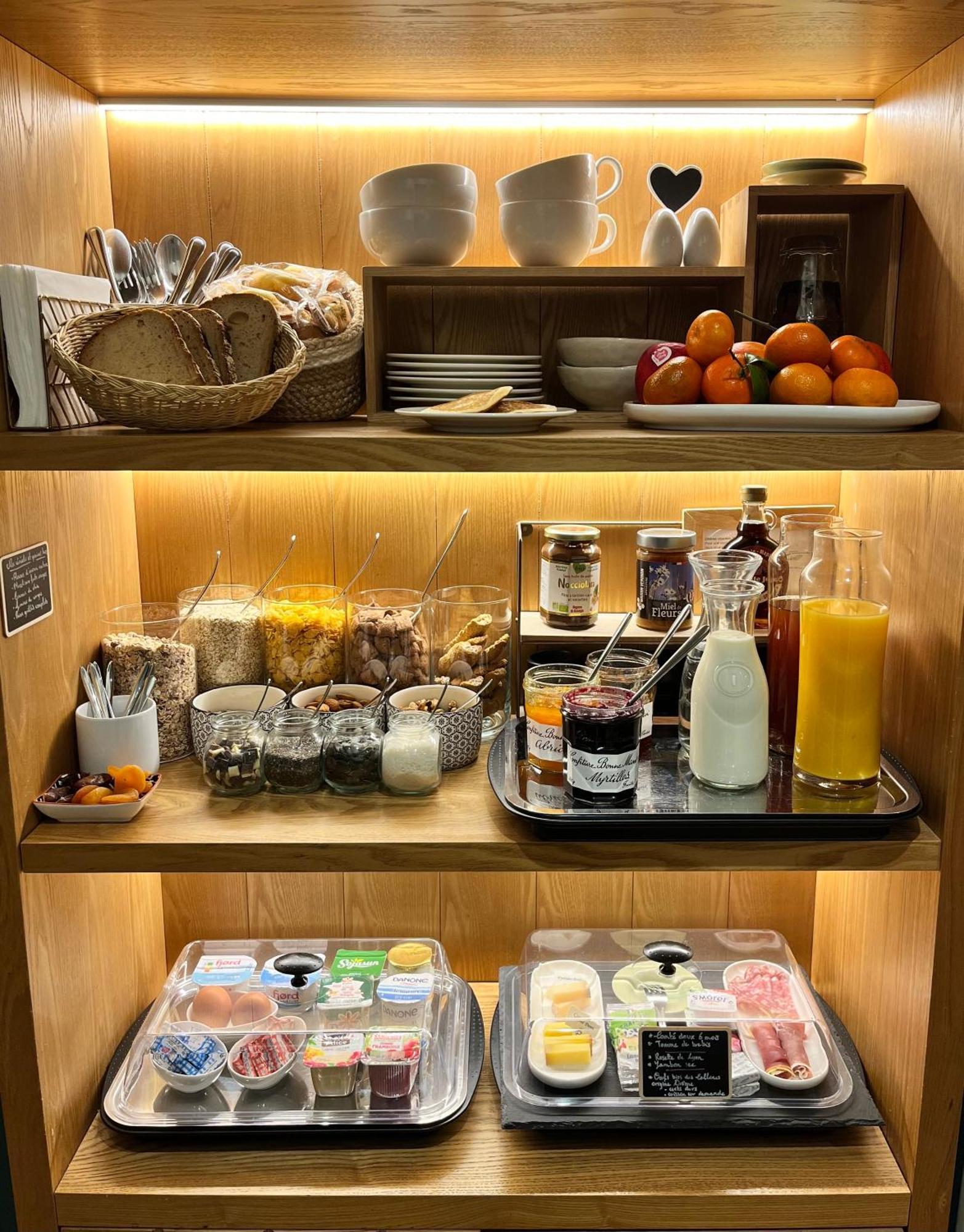 Hotel Du Dauphin Lyon Ngoại thất bức ảnh