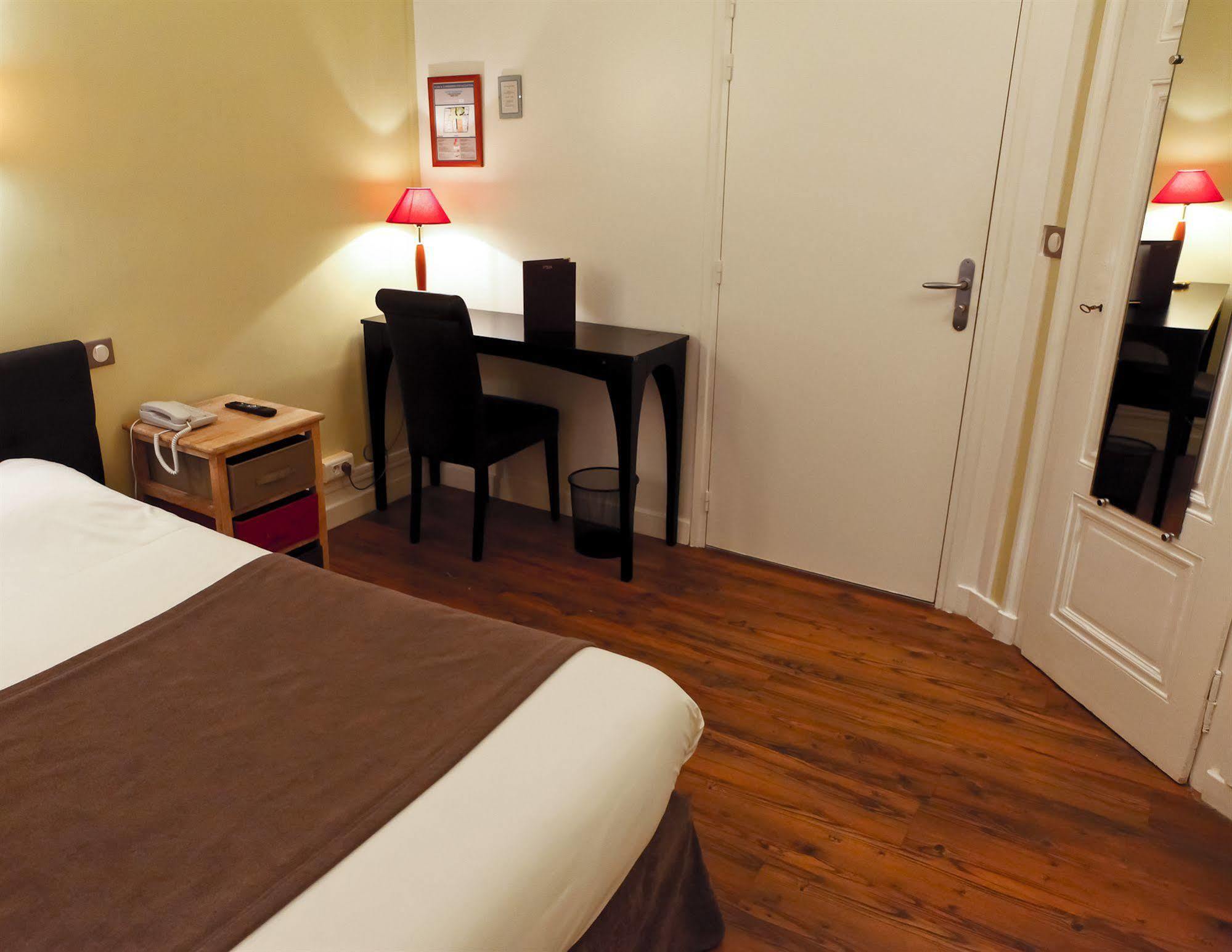 Hotel Du Dauphin Lyon Ngoại thất bức ảnh