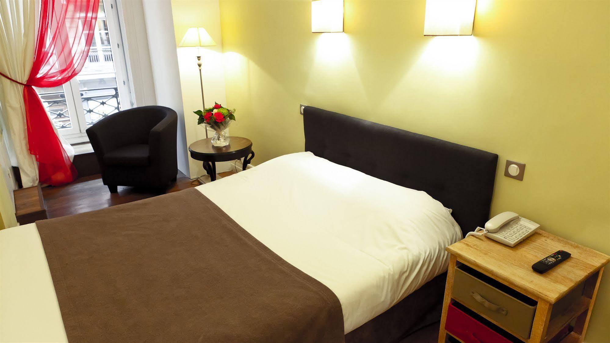 Hotel Du Dauphin Lyon Ngoại thất bức ảnh