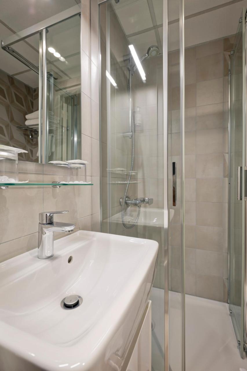 Hotel Du Dauphin Lyon Ngoại thất bức ảnh
